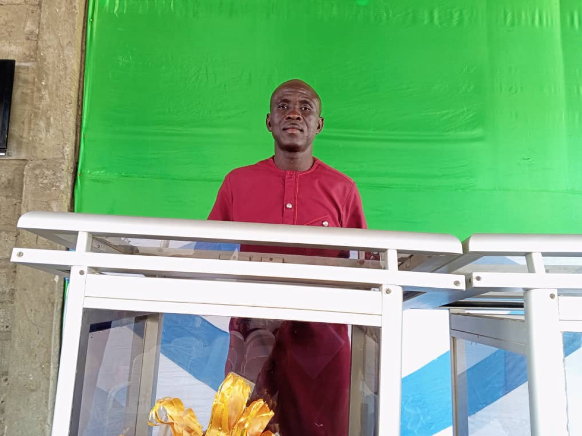 VOIX DU SEIGNEUR : Pasteur Paul Akinlolu, « Commences à louer le Seigneur dans ta situation désagréable et tu finiras avec des grands prodiges qu&rsquo;il fera »