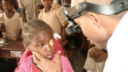 GRÂCE À LA FONDATION GROUPE ATLANTIQUE,  L’Hosat dépiste et traite des affections oculaires de 2000 écoliers et 39 enseignants