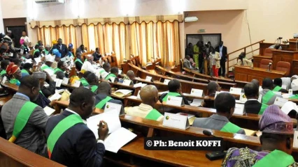 ÉDITO : Jour de lumière ou d&rsquo;obscurité au parlement?