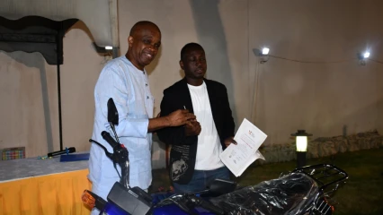 CONCOURS DE PRODUCTION MÉDIATIQUE SUR LES 50 ANS DE LA DIPLOMATIE ENTRE LE BÉNIN ET LA CHINE : Edouard Adodé remporte le premier prix catégorie presse écrite