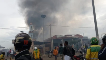 VILLE DE PARAKOU : Le marché de Zongo en feu depuis 6h