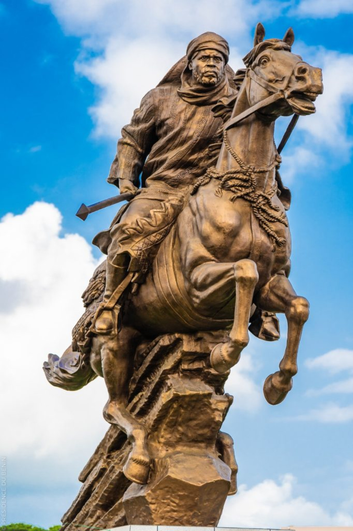 CULTURE BÉNINOISE :  Tout sur le monument du héros Bio Guerra