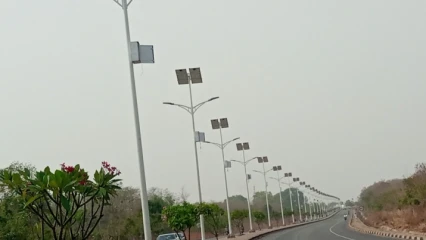 INCIVISME À PARAKOU : Des individus s&rsquo;en prennent aux panneaux solaires des grandes artères  . Les autorités fortement interpellées par les populations