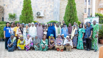ADOPTION DES PRATIQUES AGROÉCOLOGIQUES DANS L’AGRICULTURE À PARAKOU   :  L’Ong Asae forme une trentaine de femmes maraîchères     . Des équipements agricoles offerts