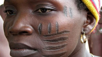 CHRONIQUE DES US ET COUTUMES : Une carte d&rsquo;identité de la honte?