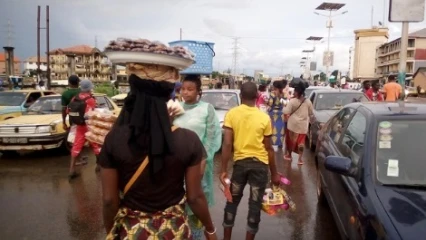 COTONOU/MALGRÉ L&rsquo;INTERDICTION DES AUTORITÉS : La vente à la sauvette a toujours la peau dure