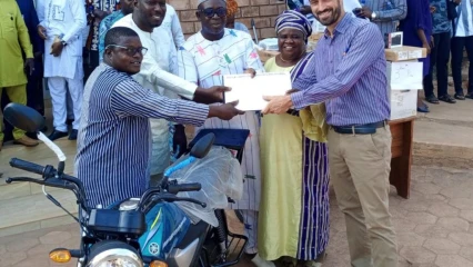 8E ÉDITION DU PRIX DE MEILLEURE GOUVERNANCE ORGANISÉ PAR L&rsquo;ADECOB :  Nikki garde le titre et reçoit d&rsquo;importants lots   . Des médecins communautaires dotés aussi de matériels 