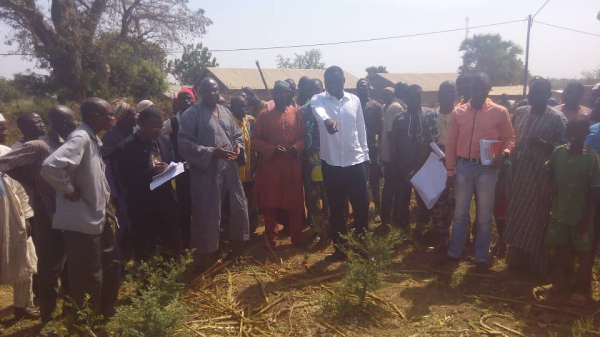 PROJETS DE CONSTRUCTION D’ADDUCTIONS D’EAU VILLAGEOISES DANS LA COMMUNE DE BANIKOARA : Sarako procède à la remise de site aux entreprises