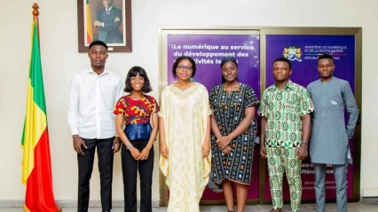CONCOURS HACKATHON IA CHALLENGE MULTIMODAL ET MULTILINGUE DU BÉNIN : Aurélie Adam Soulé reçoit l&rsquo;équipe gagnante « Imolè »