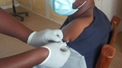 VACCINATION CONTRE LA COVID-19 A GOGOUNOU : Le maire Seydou Bary Tidjani donne le bon exemple