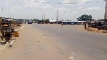 NIKKI : Un enfant de deux ans environ se noie dans une jarre