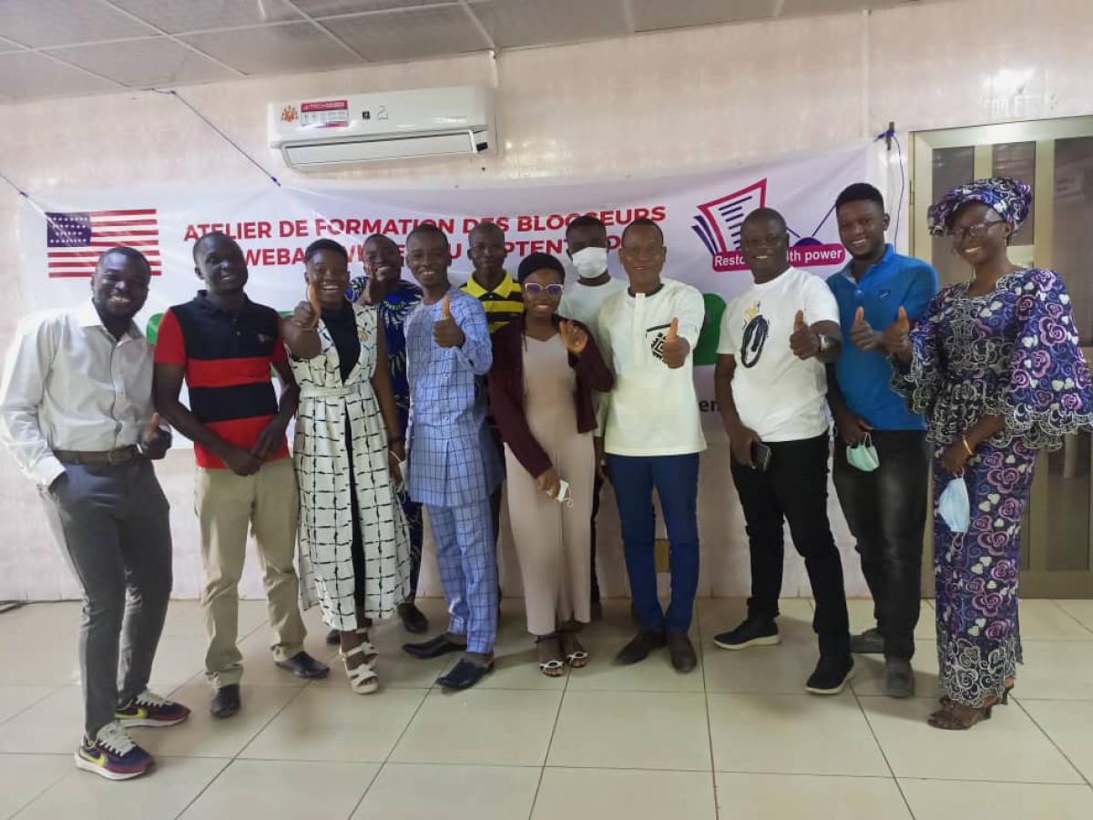 DÉTECTION ET DÉCONSTRUCTION DES FAKE NEWS :  Le Projet Restore the 4th power forme des blogueurs et web activistes à Natitingou