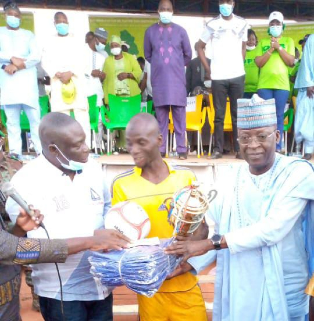 FINALE DU TOURNOI DE FOOTBALL « JEUNESSE DU BLOC RÉPUBLICAIN » A PARAKOU :  L&rsquo;He Gbadamassi réussit l&rsquo;inédit