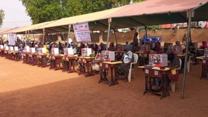 DISTRIBUTION GRATUITE DES MACHINES A COUDRE AUX FEMMES COUTURIERES DÉMUNIES DE DJOUGOU : L&rsquo;association Alfa Taaka fait œuvre utile