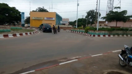 PARAKOU : Les riverains se plaignent des fleurs sur certains carrefours