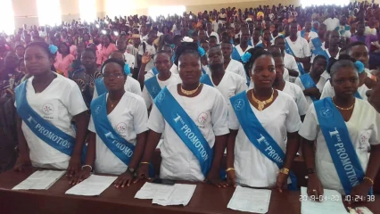 REMISE D&rsquo;ATTESTATION AUX ÉTUDIANTS DE L&rsquo;IFSIO DE L&rsquo;UP : 70 sages-femmes et infirmiers sur le marché de l’emploi