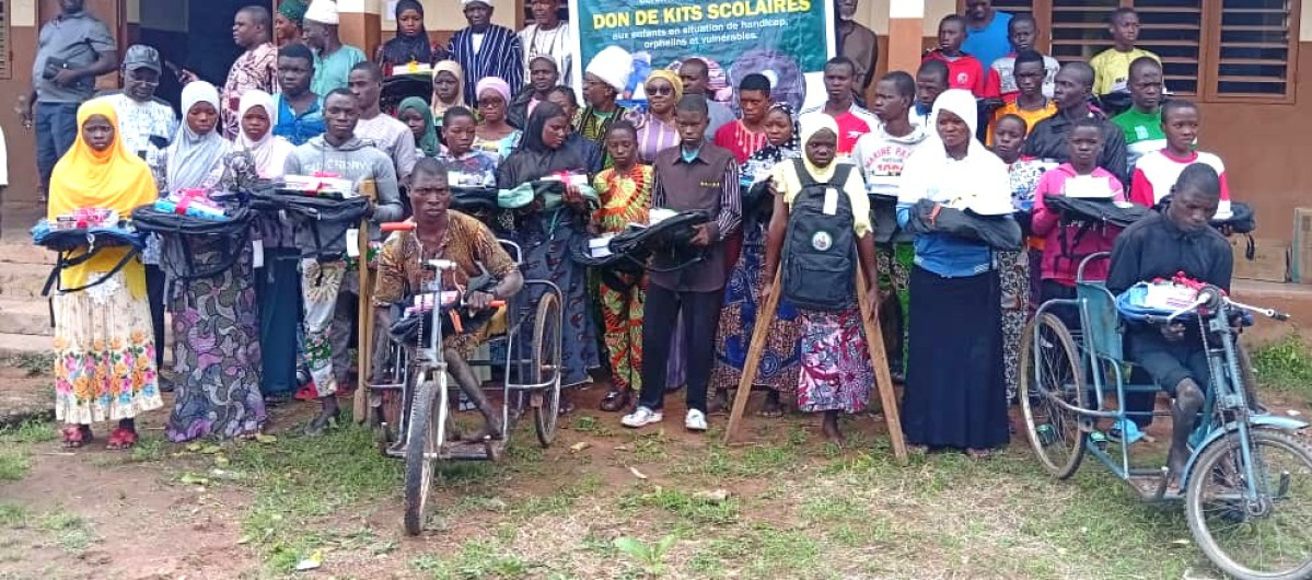 Solidarité éducative à Nikki: l'Ong Fejeb offre des kits scolaires aux enfants vulnérables