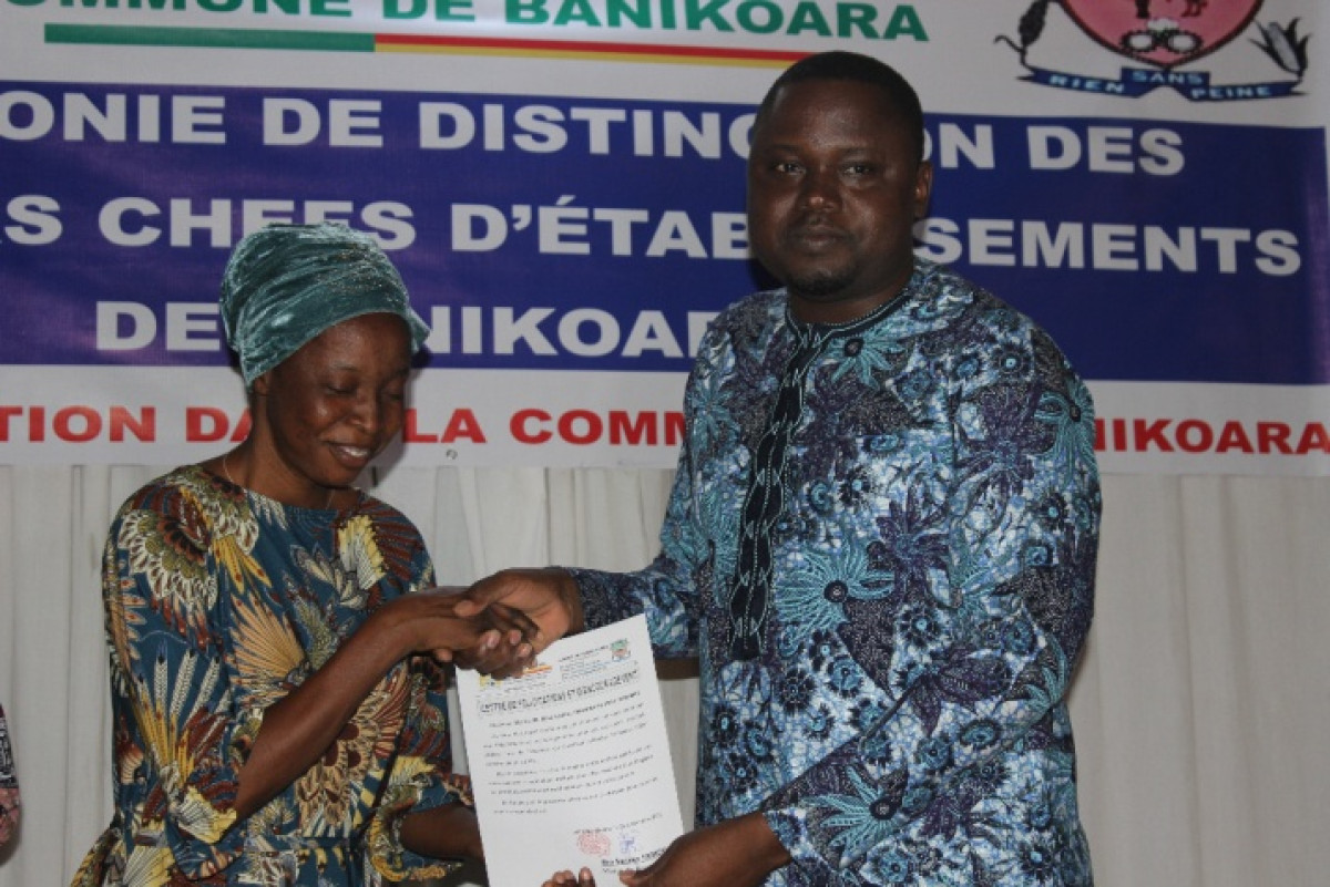 BANIKOARA/POUR LES MEILLEURS RÉSULTATS OBTENUS AU CEP 2022 : La mairie distingue une centaine de directeurs d&rsquo;écoles