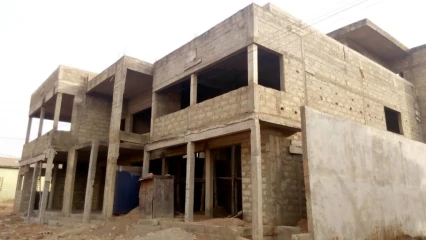 MAISONS EN CHANTIER AUTOUR DES ÉTABLISSEMENTS SCOLAIRES A PARAKOU : Des laboratoires de production de grossesses précoces à ciel ouvert