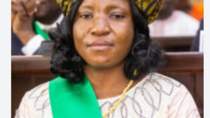 ASSEMBLÉE NATIONALE : La députée Baké Chabi Goro s&rsquo;inquiète pour la presse béninoise  . Elle pose des questions au gouvernement