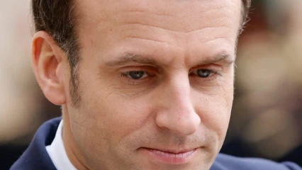 FRANCE :  Après la claque, Macron reçoit un oeuf