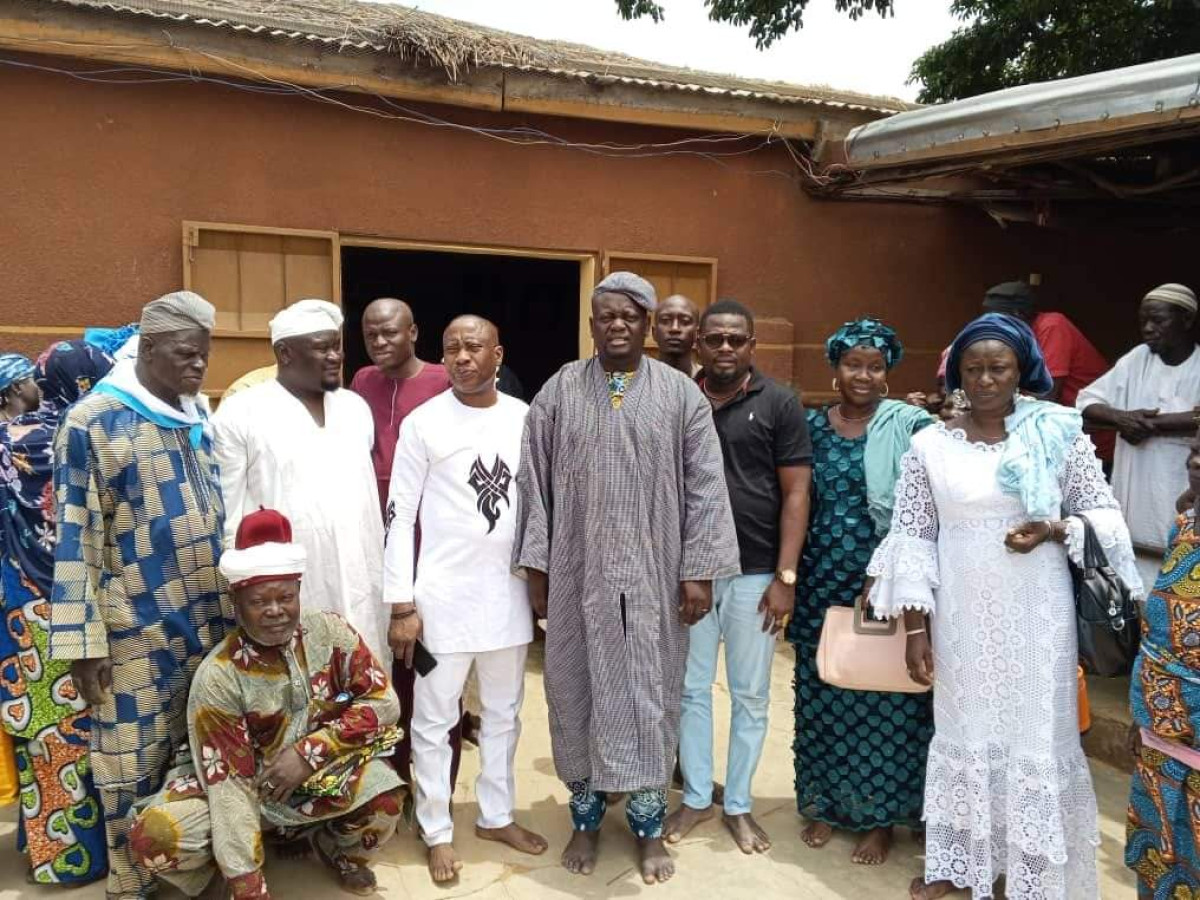 CHEFFERIE TRADITIONNELLE DANS LE BORGOU : Sabi Sira Korogoné reçoit les bénédictions de l&rsquo;Empereur de Nikki et l&rsquo;Emir de Yashikira