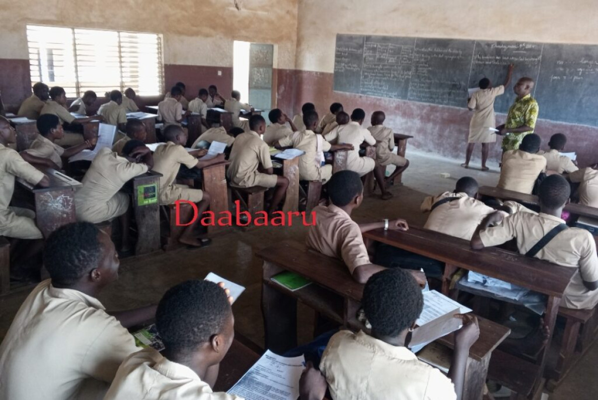 GRÈVE DE 24H DANS LES TROIS ORDRES DE L&rsquo;ENSEIGNEMENT AU BÉNIN : Le mouvement plus ou moins observé dans certains établissements  . Le Sg de la Fésen/Cstb Rodolphe Segnanka fait le point  . Le constat de la rédaction sur le terrain