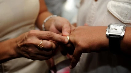 HOMOSEXUALITÉ AU BÉNIN : Manque d&rsquo;éducation ou choix délibéré ? . La position du sociologue Dodji Amouzouvi