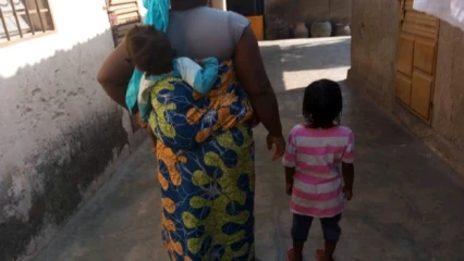 FAMILLES MONOPARENTALES AU BÉNIN : Les causes et conséquences d’un phénomène qui prend d&rsquo;ampleur