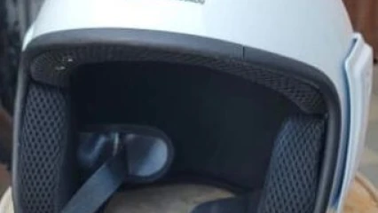 BÉNIN/RÉPRESSION SUR LE PORT DU CASQUE ET SPÉCULATION DU PRIX SUR LE MARCHÉ : Richard Boni Ouorou attire l&rsquo;attention du gouvernement  . Il offre des casques aux Terrien,ne,s