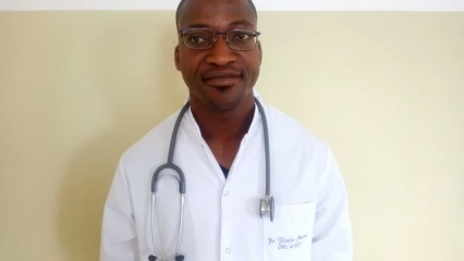 AUTO-NETTOYAGE DES OREILLES : Un acte très dangereux à éviter  . Voici les conseils du Dr Marius Flatin otorhinolaryngologiste