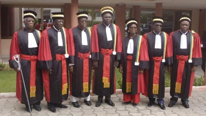 RECOURS CONTRE LE MAIRE DE COTONOU ET LE PRÉFET POUR VENTE ILLÉGALE DE PARCELLE : La Cour constitutionnelle se déclare incompétente