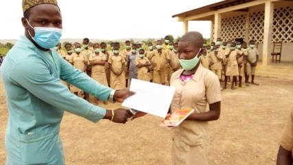 TOUCOUNTOUNA/PROMOTION DE L&rsquo;EXCELLENCE EN MILIEU SCOLAIRE : L&rsquo;Ong “Les amis du monde” récompense les meilleurs élèves du Ceg Tampègrè