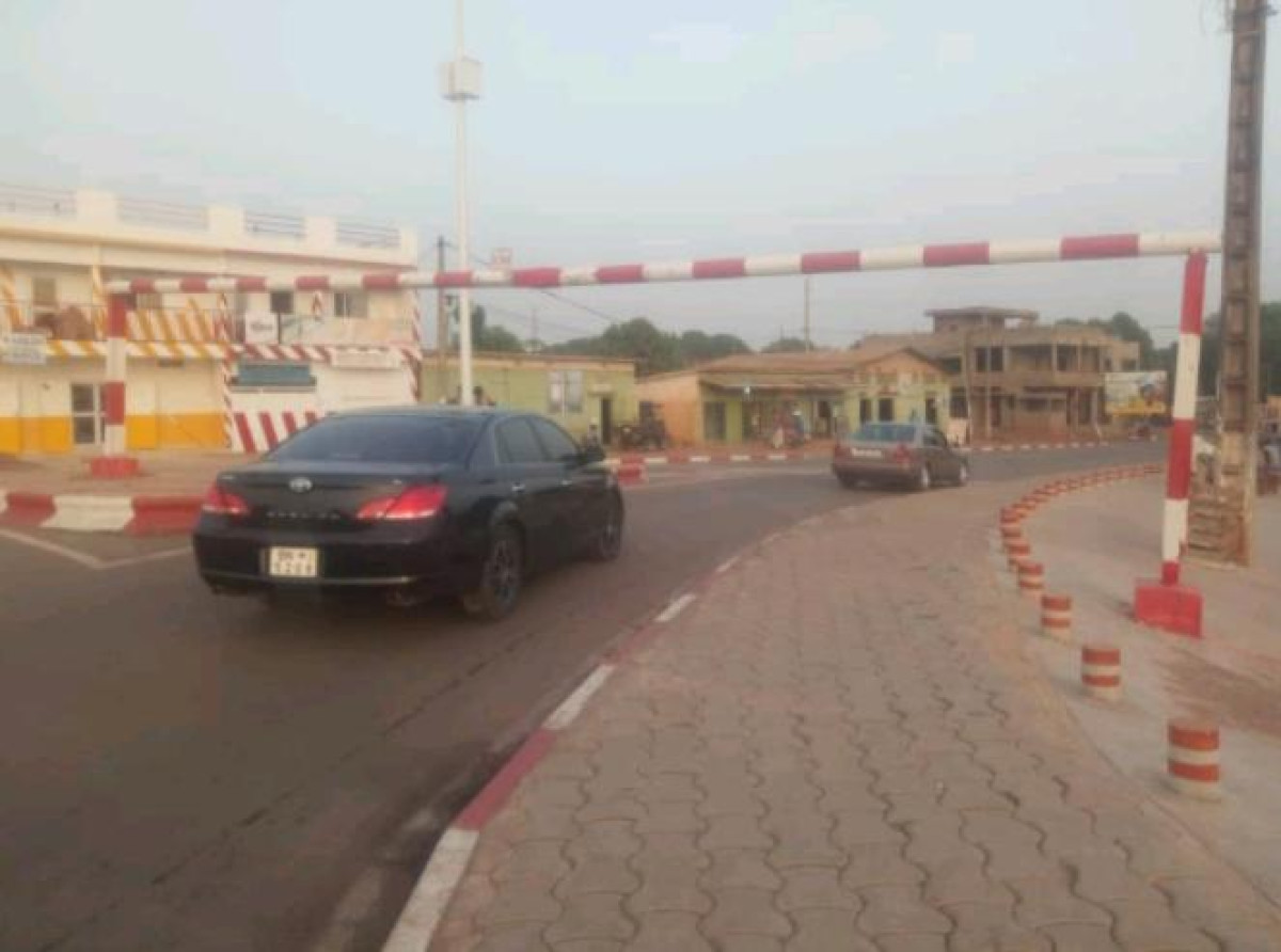 LIMITATEUR DE HAUTEUR DU CARREFOUR DAABAARU A PARAKOU : Le dispositif remis en état