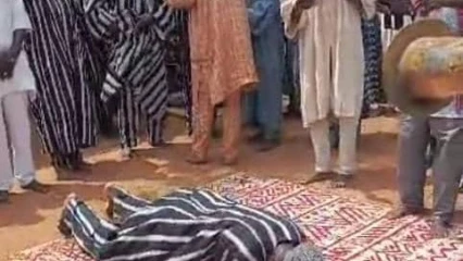 DIGNE FILS DE LA CASTE DES FORGERONS À KOUANDÉ   :   L&rsquo;artiste Kalamoulaï consacré « Séko Yéruma » par la cour de Bangana