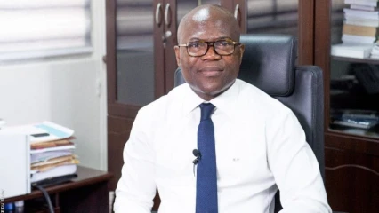 BENIN :  Les timbres sur dépôt en banque passent de 50F à 100F