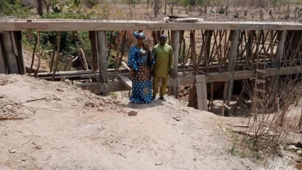 PROJET ACCESS/GRACE AU LEADERSHIP DU MAIRE ROLAND LAFIA : Un pont en construction sur le barrage de Nikki