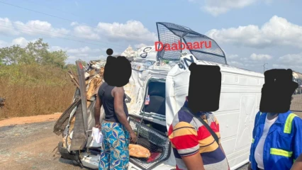 BÉNIN : Un accident de circulation impliquant un camion, un mini-bus, un taxi et un véhicule personnel fait d&rsquo;énormes dégâts  . A quoi sert le ministère des infrastructures ?