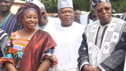 FÊTE IDENTITAIRE DE LA GAANI  À NIKKI : Le parti Br a célébré la culture aux côtés des Baatombu et Boo . Le Sgna Gbian félicite Talon pour la construction du palais royal de Nikki et l&rsquo;arène de la Gaani