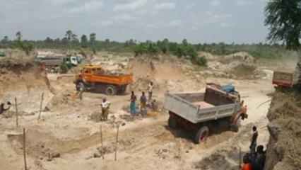 EXTRACTION ILLICITE DU SABLE BLANC À SEME-KPODJI : La forêt-galerie de Tohouè en danger