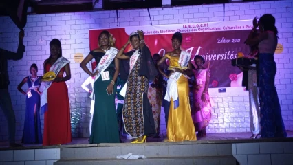 MISS INTER-UNIVERSITÉS DE PARAKOU/APRÈS UN MANDAT RÉUSSI, Miss Alidath Yamassarè rend sa couronne avec fierté
