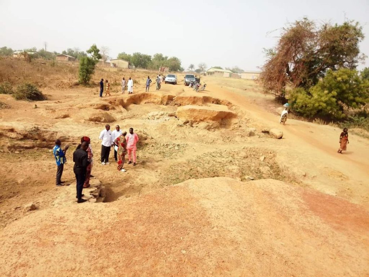ENTRETIEN DES PISTES RURALES A NIKKI : Le maire Roland Lafia remet les sites à l&rsquo;entreprise Ceri-Services