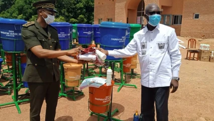 REMISE DE MATERIELS AUX COMMUNES DU BORGOU CONTRE LA COVID-19 : La Coopération Suisse vient en appui à l’Adécob