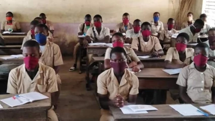 REPRISE DES COURS AU BÉNIN : Les acteurs de l’école déjà étouffés par les mesures ? . Des apprenants renvoyés . Des masques mal portés