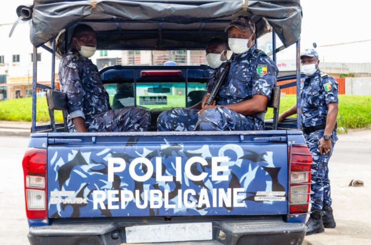 TENTANT DE GRUGER LES POLICIERS LORS D’UNE OPERATION DE CONTROLE DE PIECES DE MOTO A HOUEYOGBE : Un militaire se fait prendre