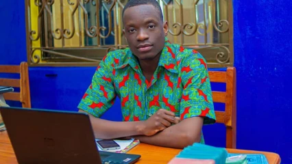 CHRONIQUE LITTÉRAIRE : Stanislas Adanlawo parle de la bombe des réseaux sociaux