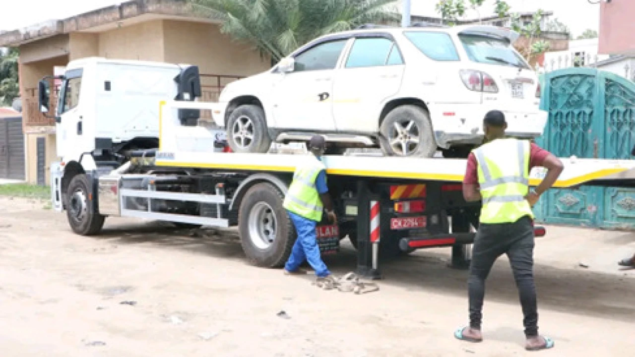 Assainissement de l'espace public à Cotonou :L'opération de mise en fourrière des épaves et véhicules de garage lancée