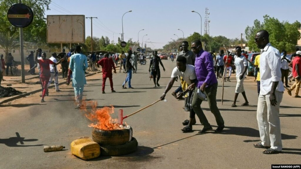 NIGER/ SECOND TOUR DE LA PRÉSIDENTIELLE  : Mohamed Banzoum élu  . L&rsquo;opposition dénonce un « hold-up électoral »  . Des infrastructures publiques incendiées à Niamey