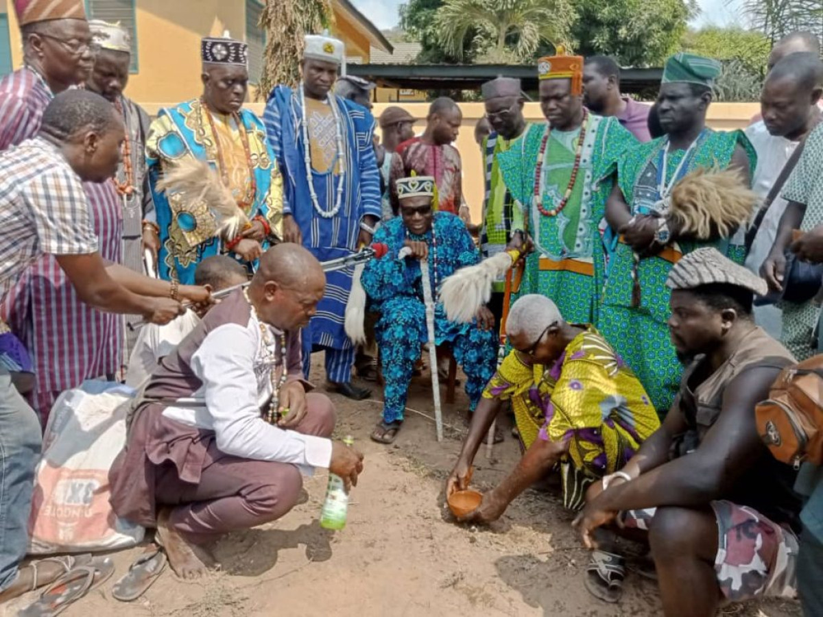 SACRIFICES SUR LE LIEU DU DRAME DE DASSA PAR DES DIGNITAIRES DES CULTES ENDOGÈNES : Le médecin après la mort ?