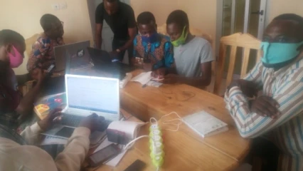 POUR PLUS DE PROFESSIONNALISME DANS L&rsquo;EXERCICE DE LEUR MÉTIER : Le site « Le Parakois » renforce les capacités de ses rédacteurs